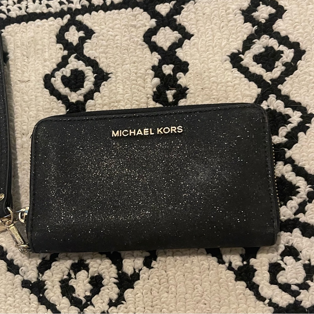Michael Kors glitter smartphone wristlet